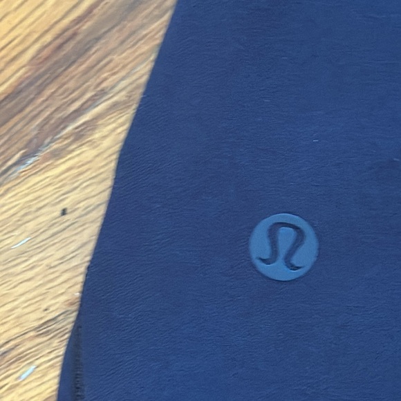 Lululemon On The Fly Skirt Woven in Black, like new! - Picture 9 of 9